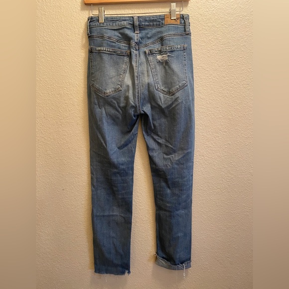 American Eagle Vintage Hi-Rise Slim Distressed Jeans - Picture 5 of 6